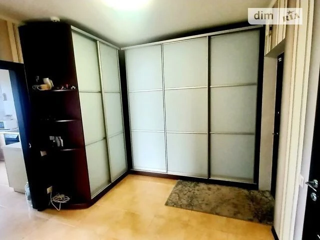For sale 2-room apartment 70 sq. m. on Krakivska Street 13V • ID 3466