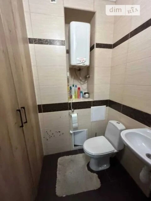 For sale 2-room apartment 70 sq. m. on Krakivska Street 13V • ID 3466