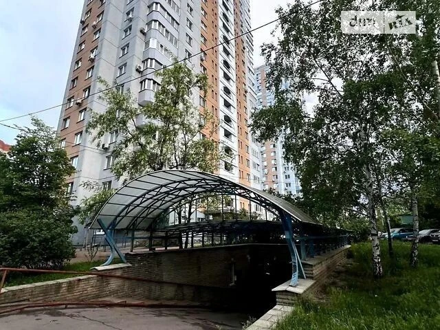 For sale 2-room apartment 70 sq. m. on Krakivska Street 13V • ID 3466
