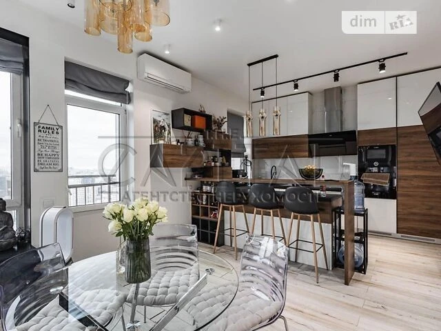 Продаж 2к квартири 88 кв. м на вул. Ділова 4 • ID 34737196