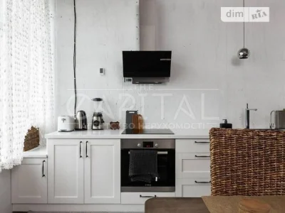 Продаж 3к квартири 146 кв. м на вул. Андрія Верхогляда 16 •