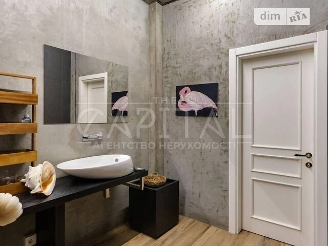 Продаж 3к квартири 146 кв. м на вул. Андрія Верхогляда 16 •