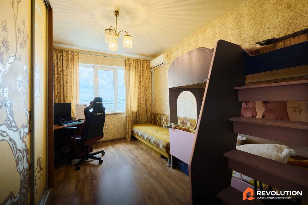 Без комісії. Продаж 3к квартири 75.9м2, Харківське шоссе 168