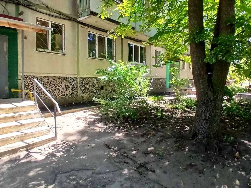 Apartment. Kharkiv, Traktorostudivnyky Ave.