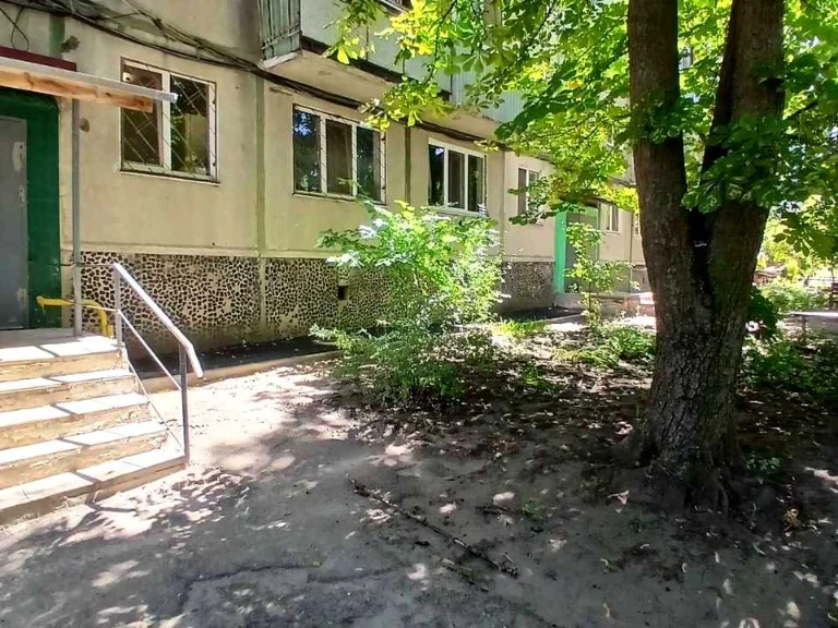 Apartment. Kharkiv, Traktorostudivnyky Ave.