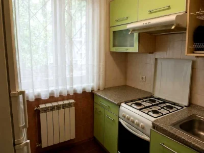 Apartment. Kharkiv, Traktorostudivnyky Ave.