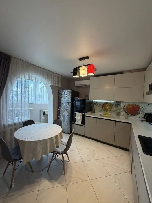 3-room apartment. WITHOUT COMMISSION. Urlivska Street