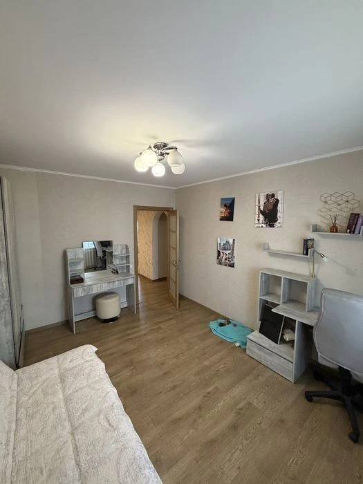 3-room apartment. WITHOUT COMMISSION. Urlivska Street
