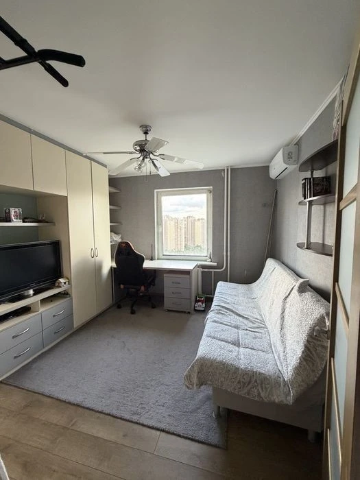 3-room apartment. WITHOUT COMMISSION. Urlivska Street
