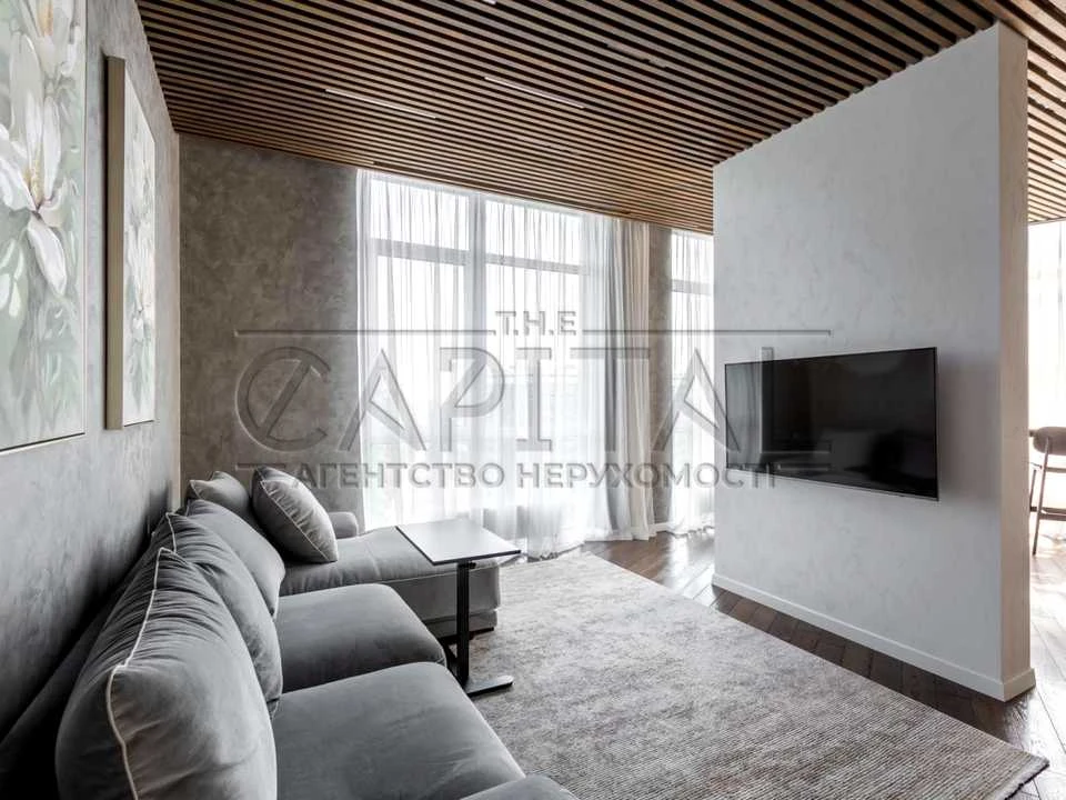 Apartment. Kyiv, Dniprovska Naberezhna St.