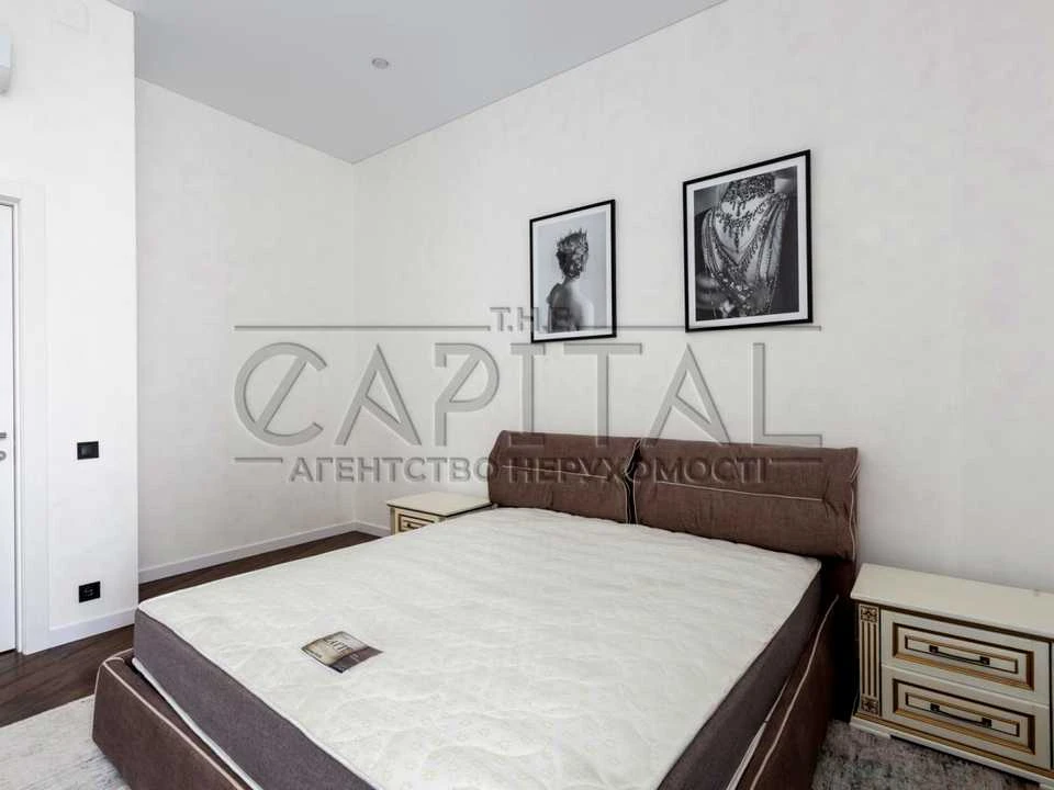 Apartment. Kyiv, Dniprovska Naberezhna St.