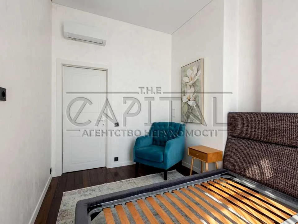 Apartment. Kyiv, Dniprovska Naberezhna St.