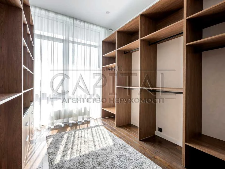 Apartment. Kyiv, Dniprovska Naberezhna St.