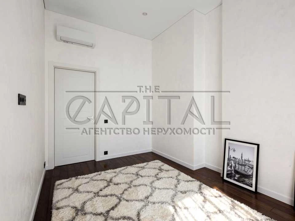 Apartment. Kyiv, Dniprovska Naberezhna St.