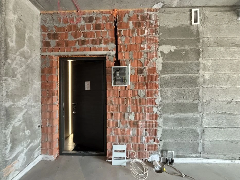 Новострой с газом! 4й этаж, 4 окна. Центр Днепра.