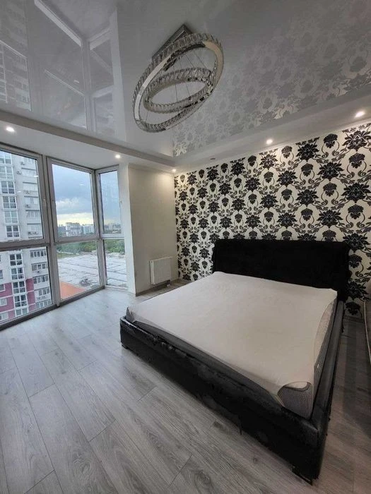 For sale 1 room, 2 Dragomanova St., S=50.2 sq. m, Poznyaki, kl.