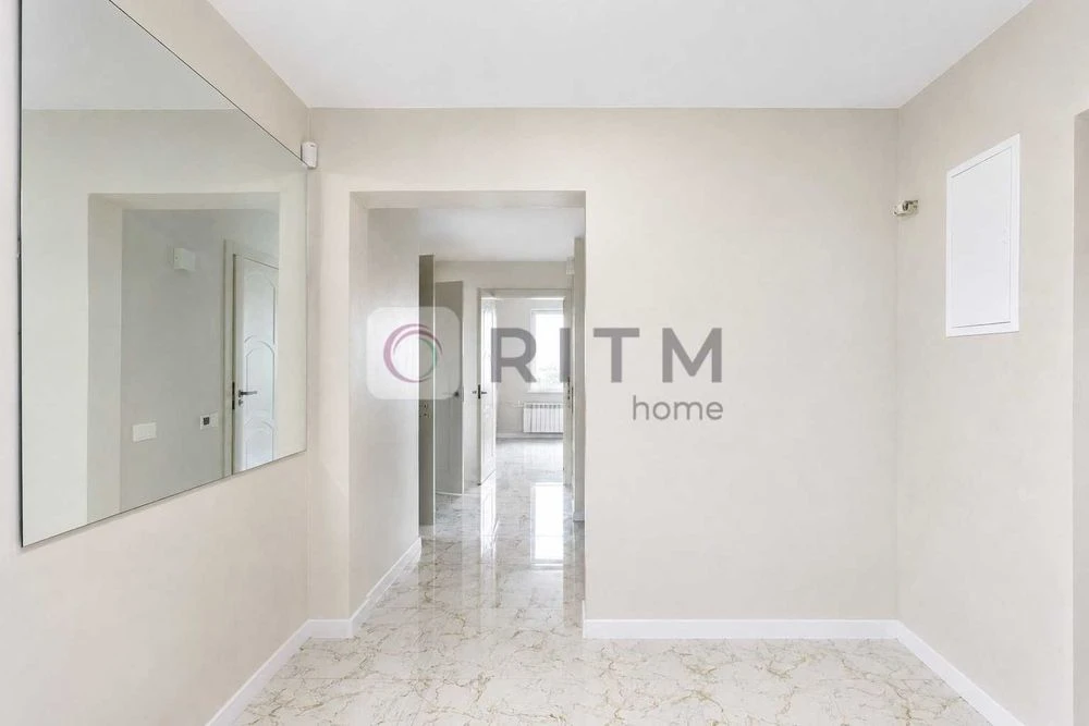 Sale of a 4-room apartment with renovation in Sykhiv district