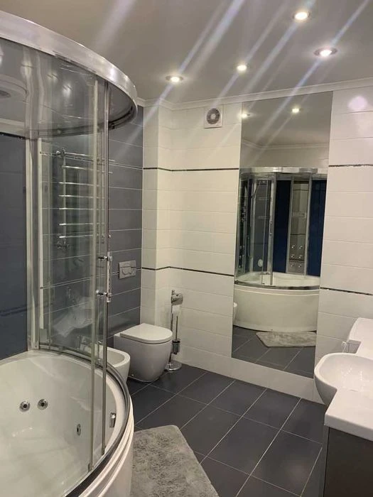 For sale 3-room apartment on Sakharova Street