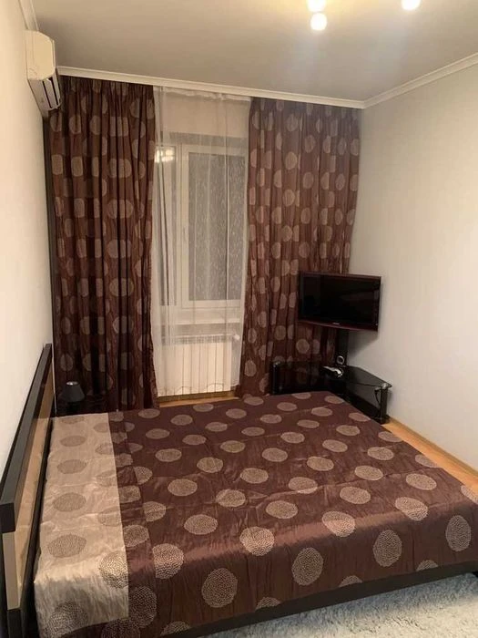For sale 3-room apartment on Sakharova Street