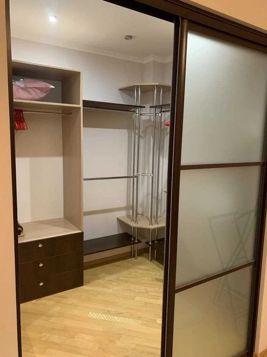 For sale 3-room apartment on Sakharova Street