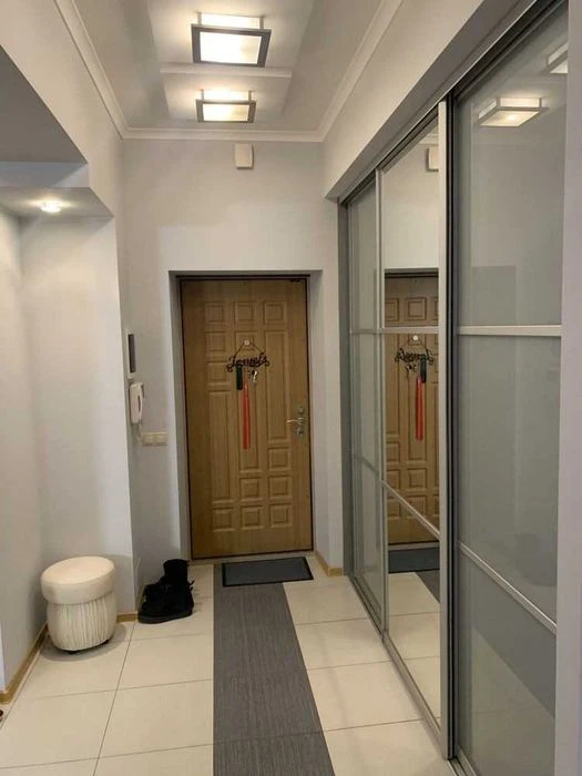 For sale 3-room apartment on Sakharova Street