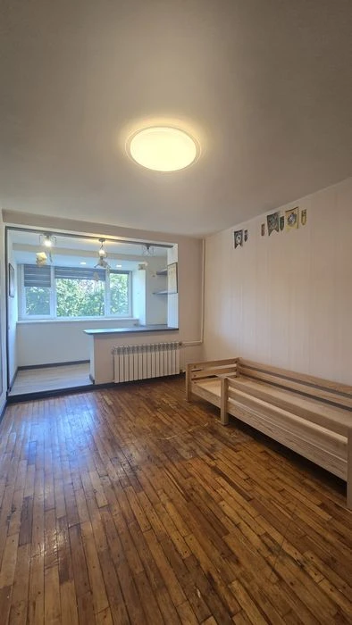 Продам 3к квартиру на Поля Титова Янгеля