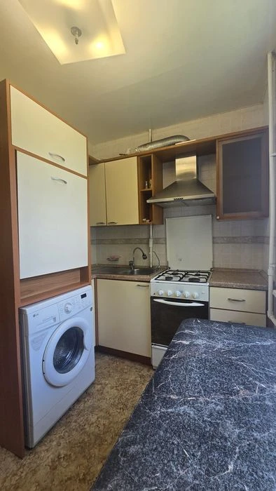 Продам 3к квартиру на Поля Титова Янгеля