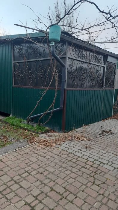 Продам возле Эпицентра домик на причале 5/1