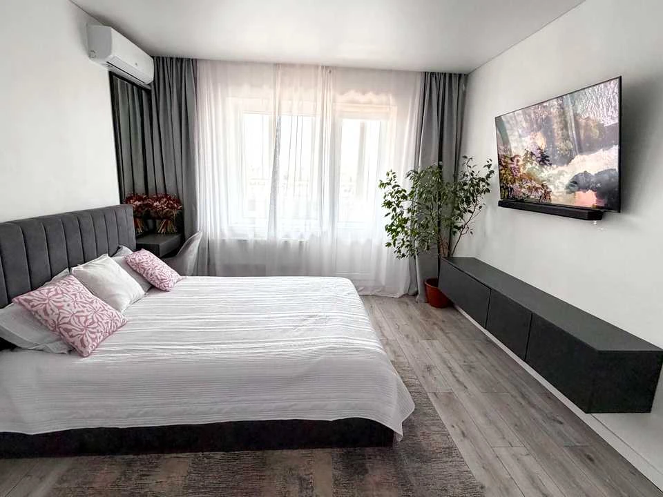 Apartment. Kyiv, Chervonoi Kalyna Ave. (Volodymyr Mayakovsk
