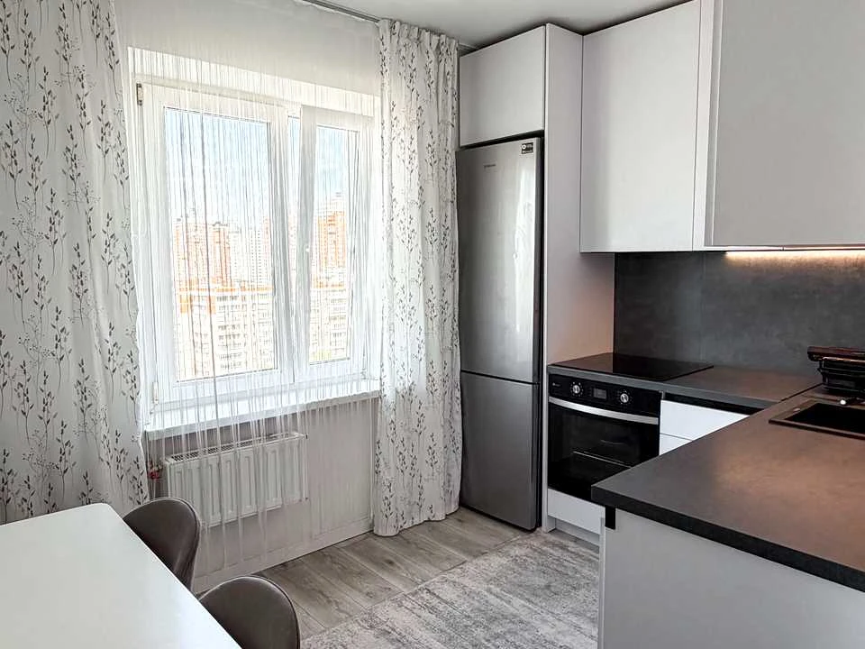Apartment. Kyiv, Chervonoi Kalyna Ave. (Volodymyr Mayakovsk