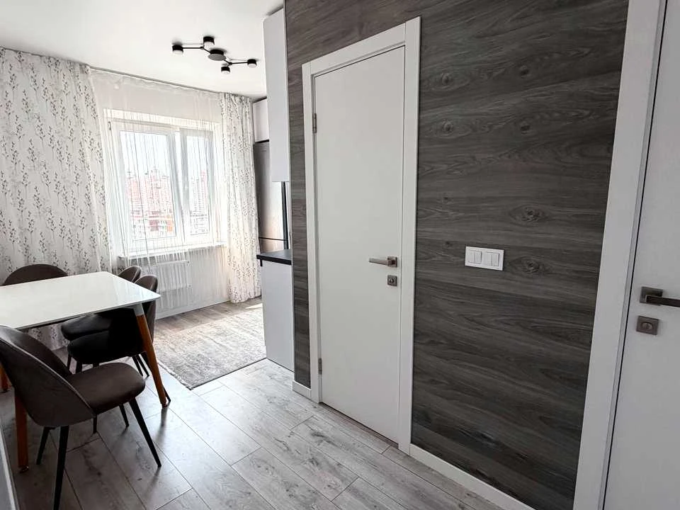 Apartment. Kyiv, Chervonoi Kalyna Ave. (Volodymyr Mayakovsk