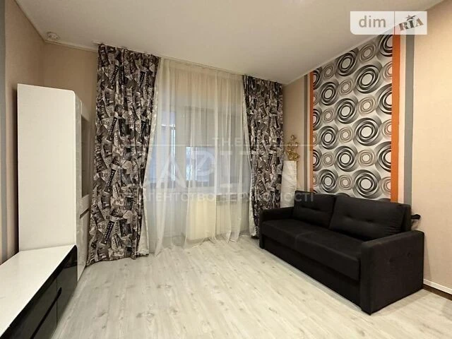 Продаж 3к квартири 67 кв. м на вул. Богдана Хмельницького 68