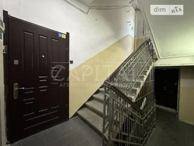 Продаж 3к квартири 67 кв. м на вул. Богдана Хмельницького 68