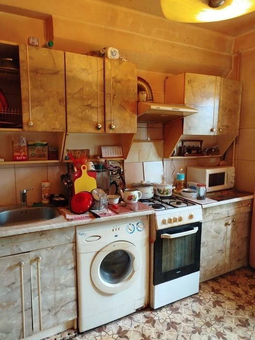 SALE of a 2-room apartment on Roman Ratushny, 3 Volgogradsk