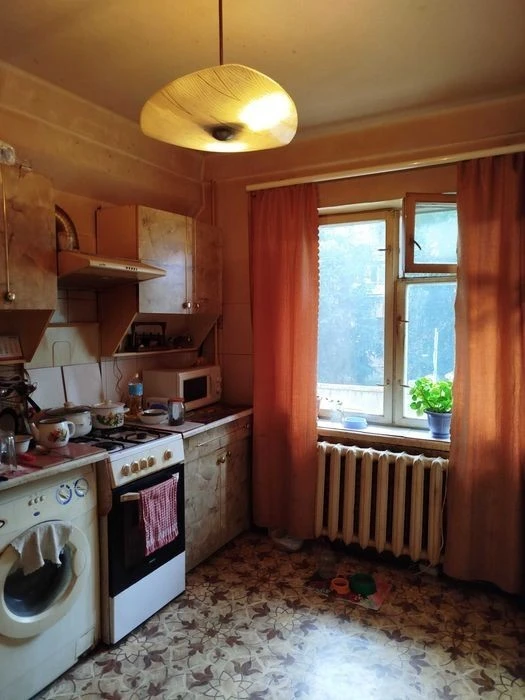 SALE of a 2-room apartment on Roman Ratushny, 3 Volgogradsk