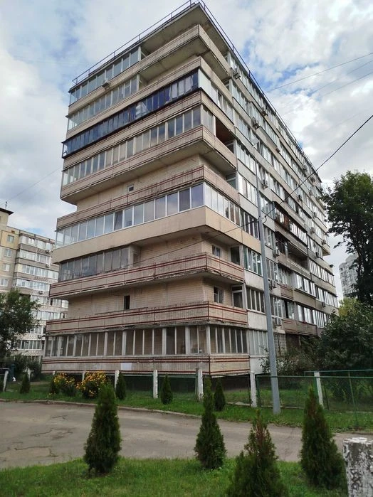 SALE of a 2-room apartment on Roman Ratushny, 3 Volgogradsk
