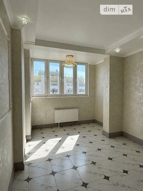 Продаж 3к квартири 87.6 кв. м на вул. Миколи Закревського 95