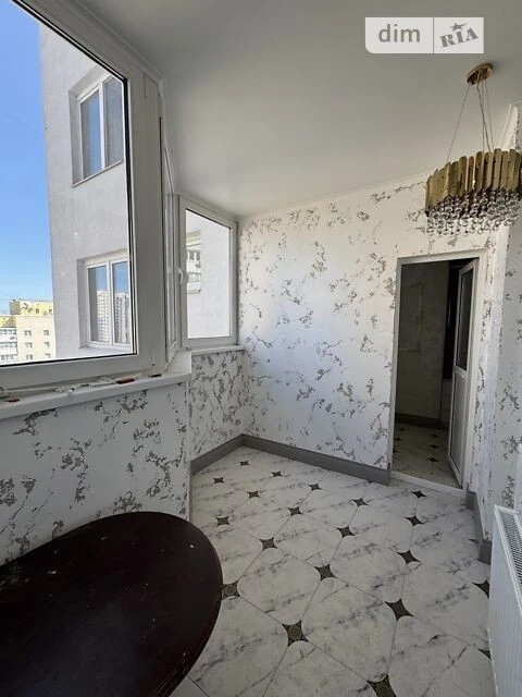 Продаж 3к квартири 87.6 кв. м на вул. Миколи Закревського 95