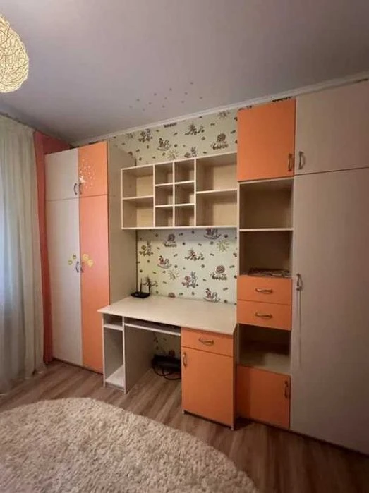 3х кімнатна з Ремонтом на Виставці по вул.Перемоги, 4й повер