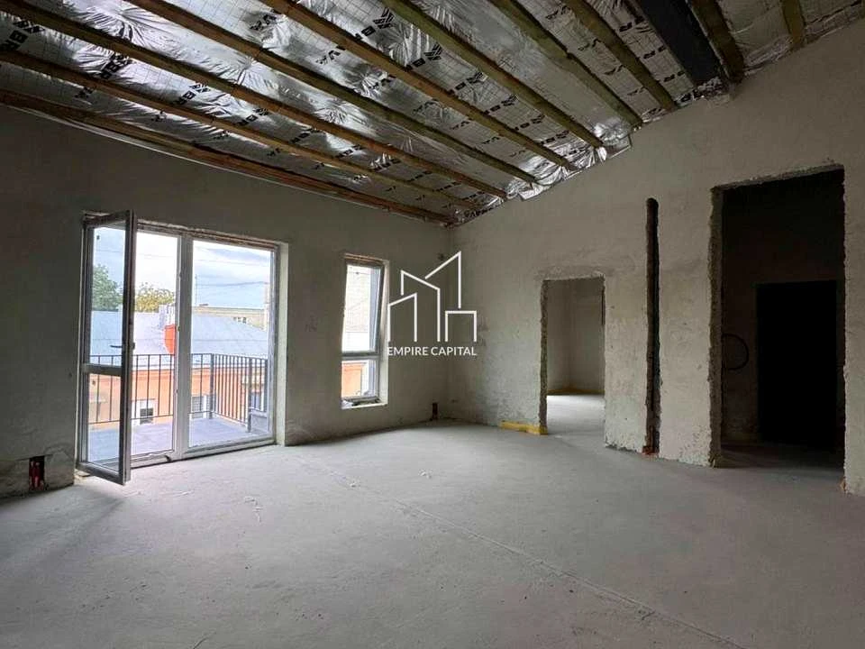 Apartment. Lviv, Meblyarska St., (House)