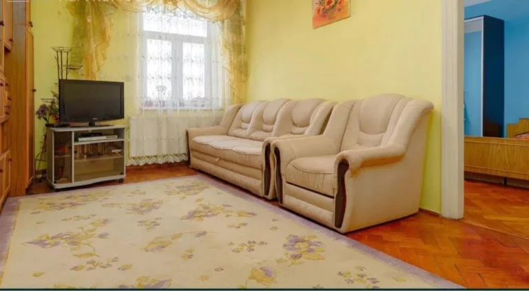 Продажа 2 комн.квартира 65 м² 4/4ц.ул.Донецкая 97000$