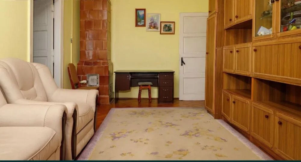 For sale 2-room apartment 65 m² 4/4ts. Donetska st. $97,000