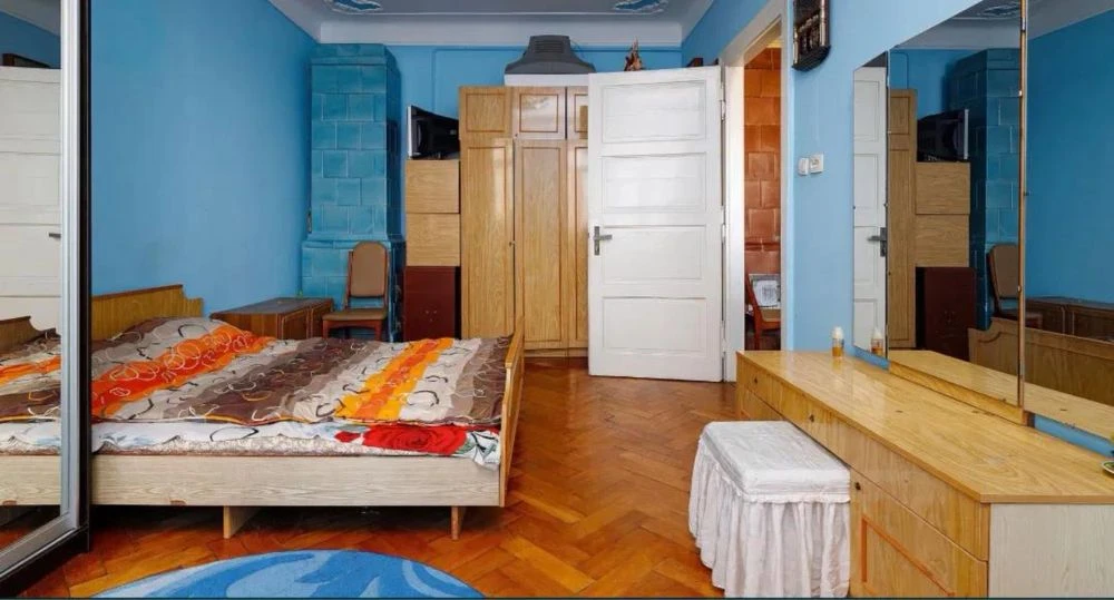 For sale 2-room apartment 65 m² 4/4ts. Donetska st. $97,000