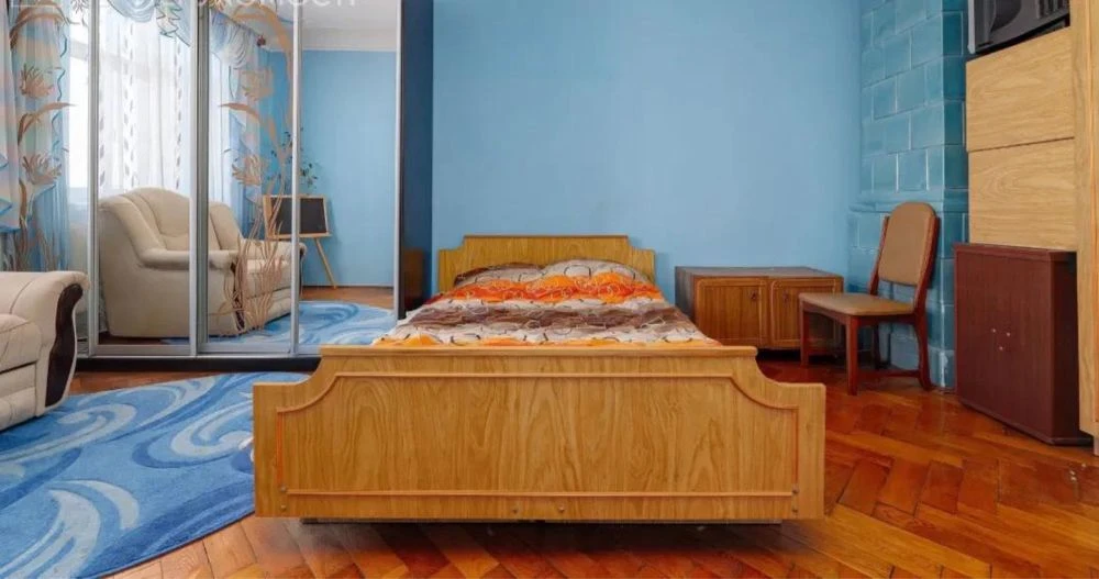 For sale 2-room apartment 65 m² 4/4ts. Donetska st. $97,000