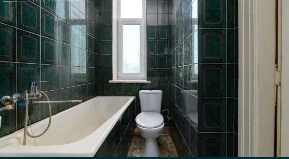For sale 2-room apartment 65 m² 4/4ts. Donetska st. $97,000