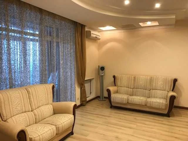 Продам 3-х.ком.квартиру по ул.Рабочей 148.