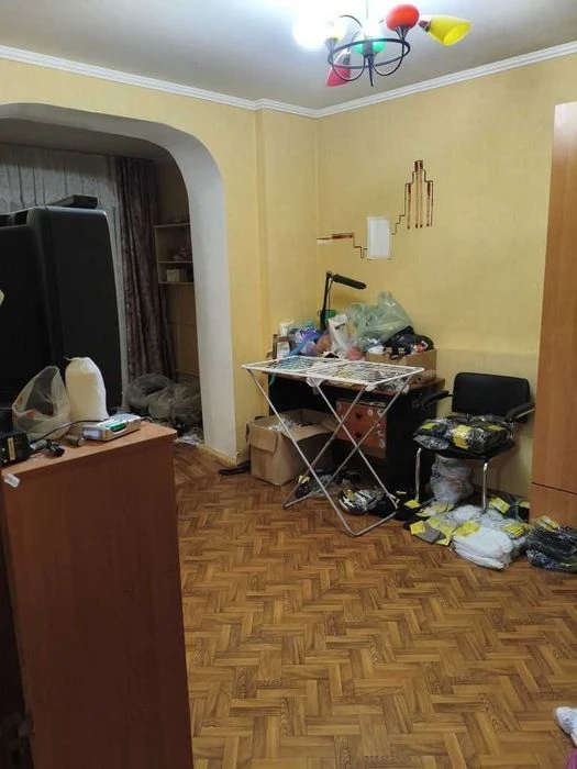 D1H 3-room apartment for sale on Krychivskoho Street