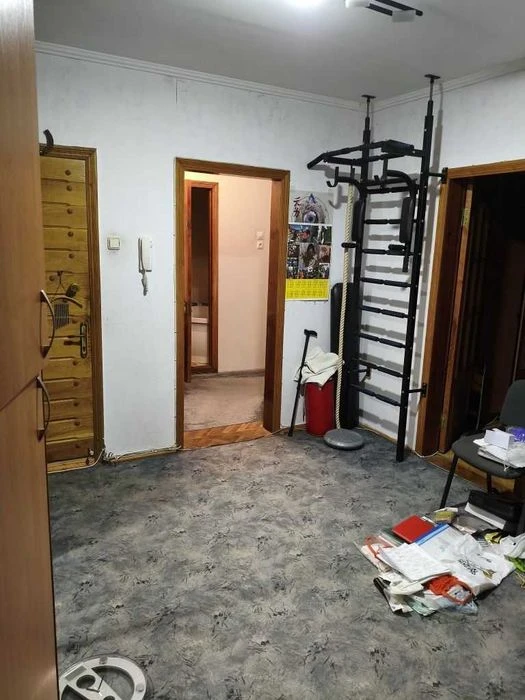 D1H 3-room apartment for sale on Krychivskoho Street