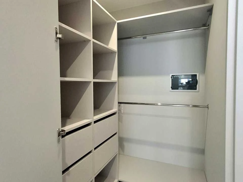 Квартира. Ивано-Франковск, Высочаная ул., 18 к
