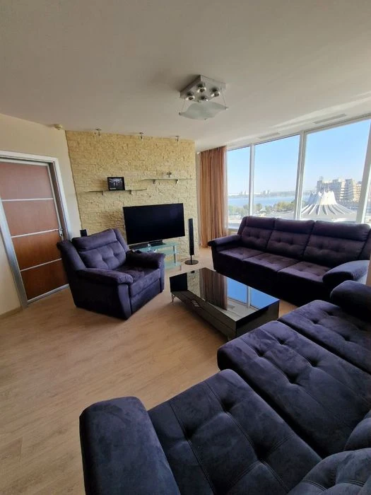 I am selling a 3-room apartment in Most City Center.